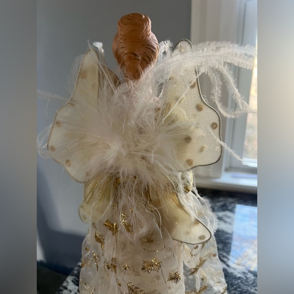 Angel playing a violin with wings and fine detail Ornament - Picture 4 of 8